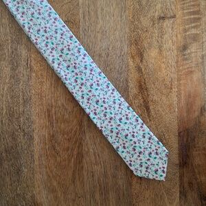 White Floral bar III Neck Tie in Cotton